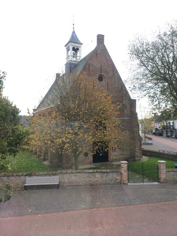 Kerkplein Vakanties Apartment Vrouwenpolder