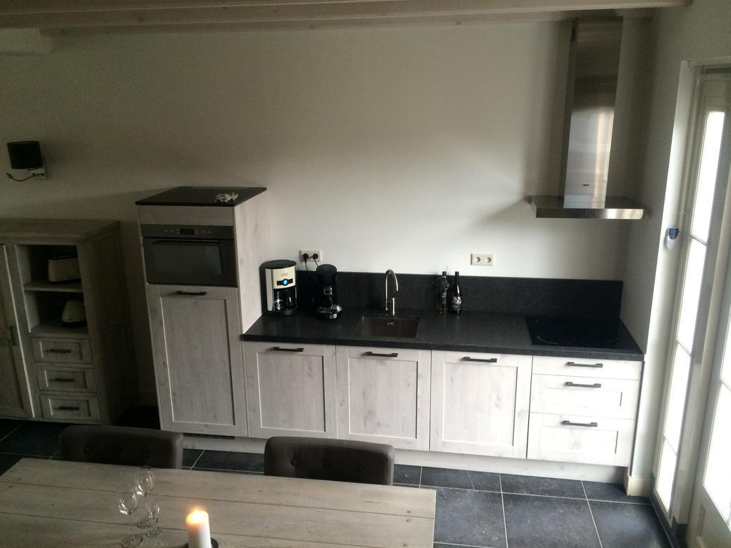 Kerkplein Vakanties Apartment Vrouwenpolder